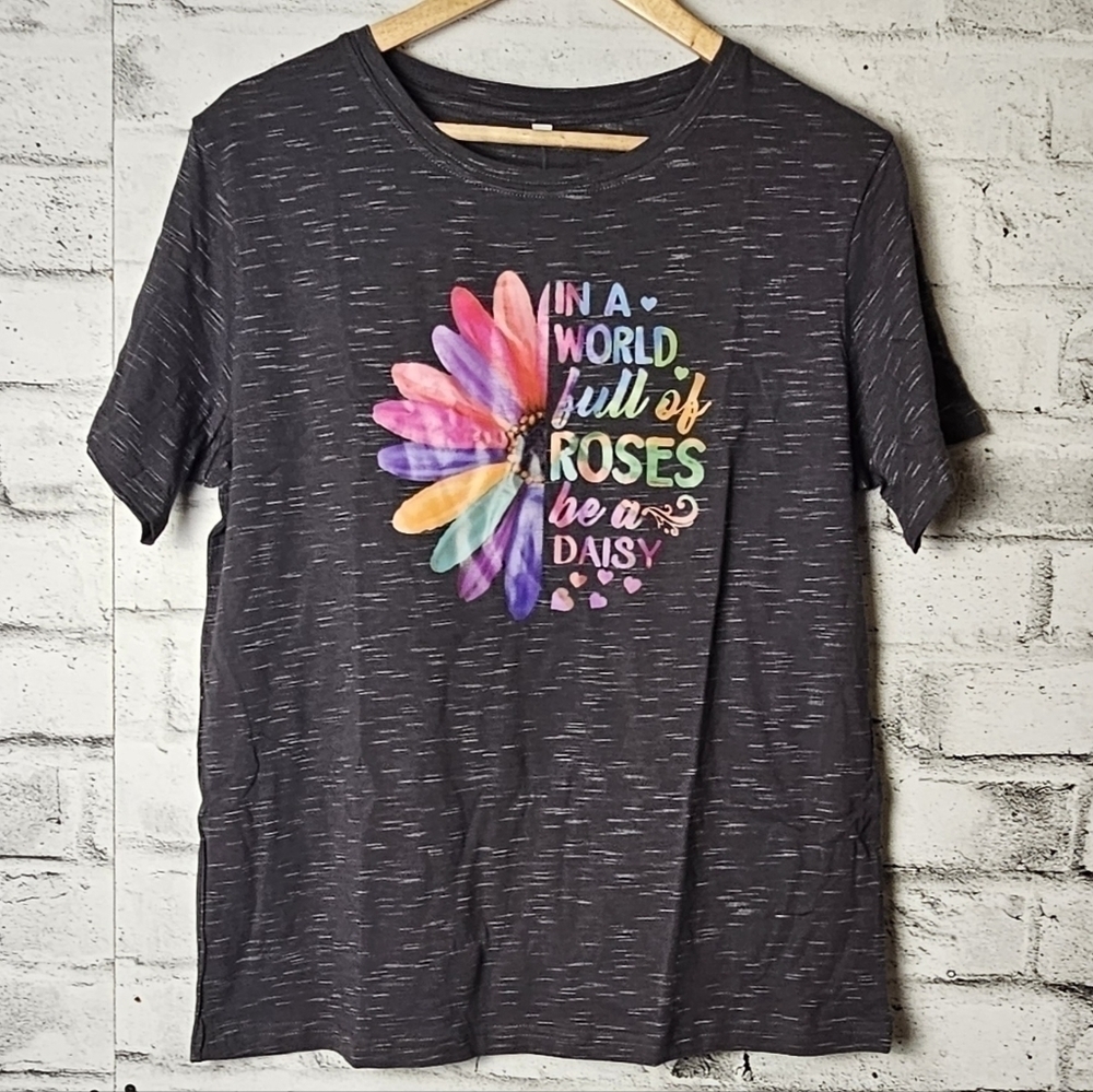 Teedino Daisy Graphic Tee Inspirational Floral T Shirt NWT Large